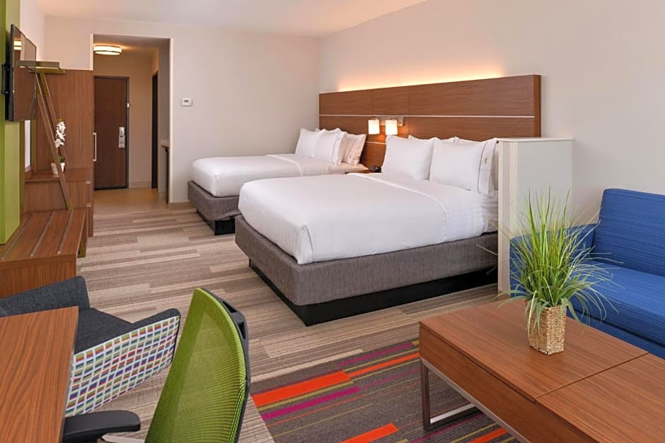 Holiday Inn Express & Suites St. Petersburg - Seminole Area By IHG