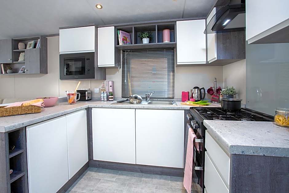 Bovisand Lodge Holiday Park, Beachside Location & Indoor Heated Pool