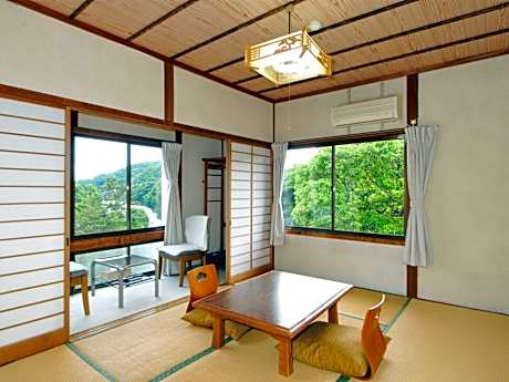 Japanese-Style Triple Room with Shared Bathroom