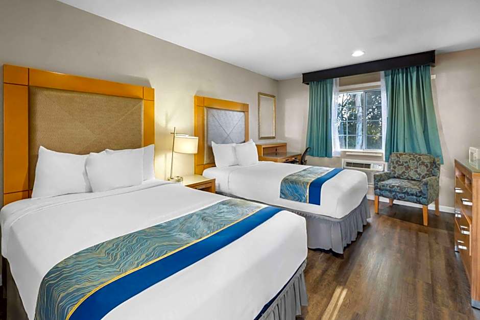 Howard Johnson by Wyndham Santa Cruz Beach Boardwalk