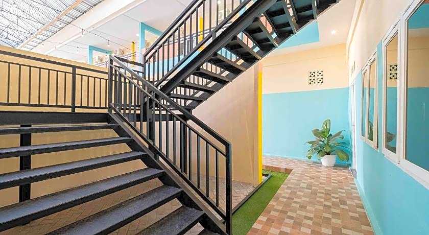 Sans WM Hotel Blitar