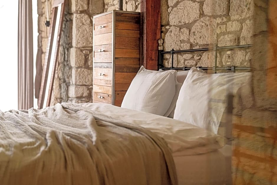 Sandal Alaçatı - Adult Only