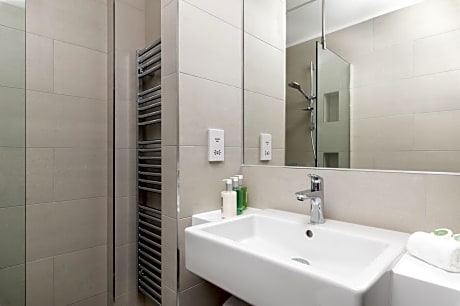 Superior Studio (1 Double Bed)