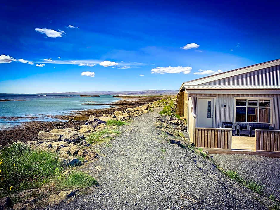 Bakki Apartments & Hostel