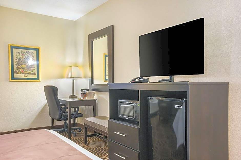 Quality Inn & Suites Florence - Cincinnati South