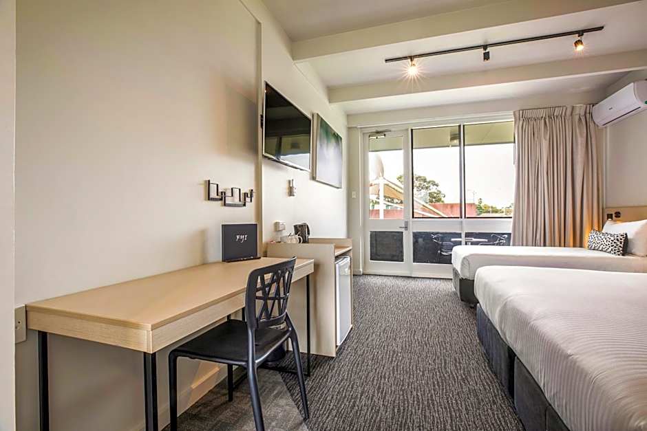 Nightcap at Seaford Hotel