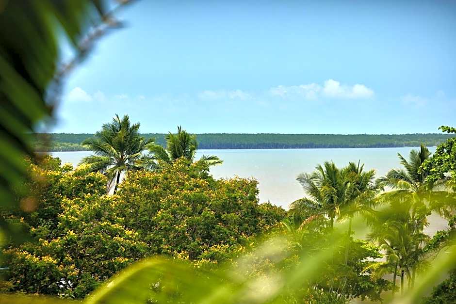 Cairns Harbourside Hotel