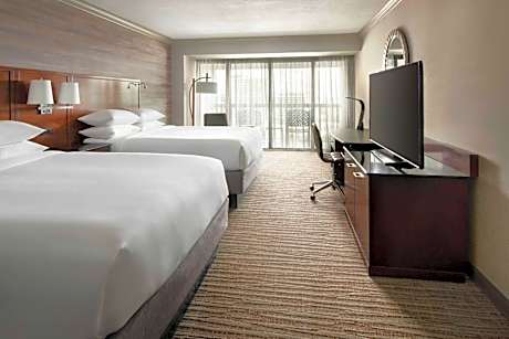 Executive High Floor Room, 2 Queen Beds with Balcony