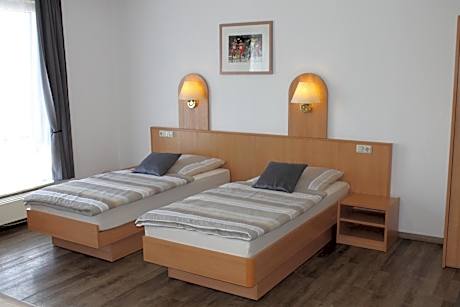 Deluxe Double Room with Shower