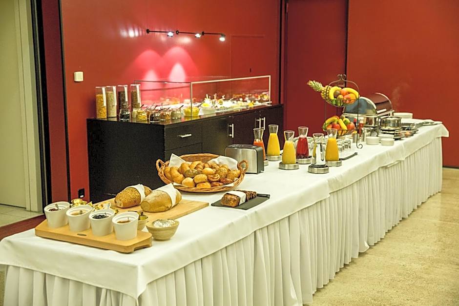 dasbreitehotel am Rhein