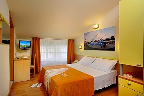Comfort Double or Twin Room