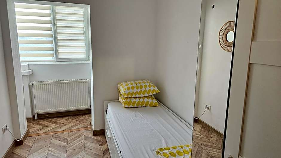 Private room at Ceausescu's place in Old City Unirii Square