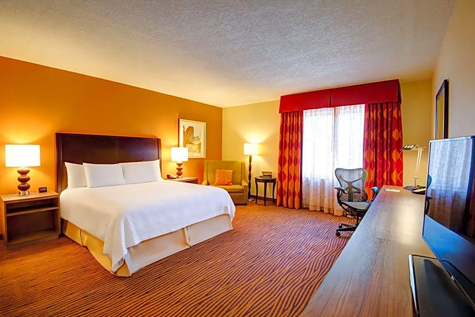 Photo 1 of 4 of 1 King Bed, Mobility Accessible, Bathtub