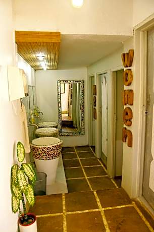 Gately Inn Entebbe