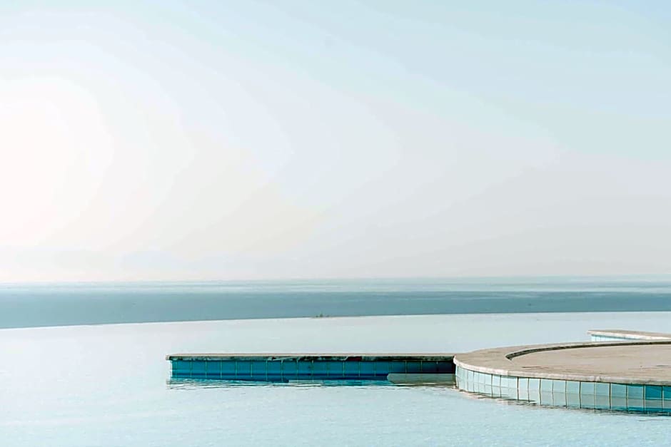 WHITE DONKEY BOUTIQUE Hotel