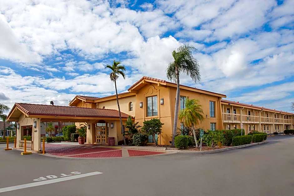 Baymont by Wyndham Fort Myers Central