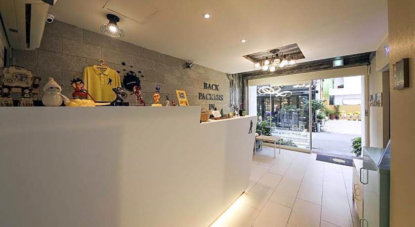 Backpackers In Yeosu