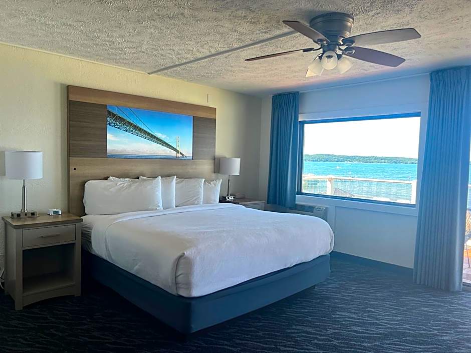Photo 1 of 5 of Deluxe 1 King Bed, Beach View, Balcony
