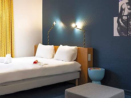 Standard Family Suite with One Double Bed and Twin Beds