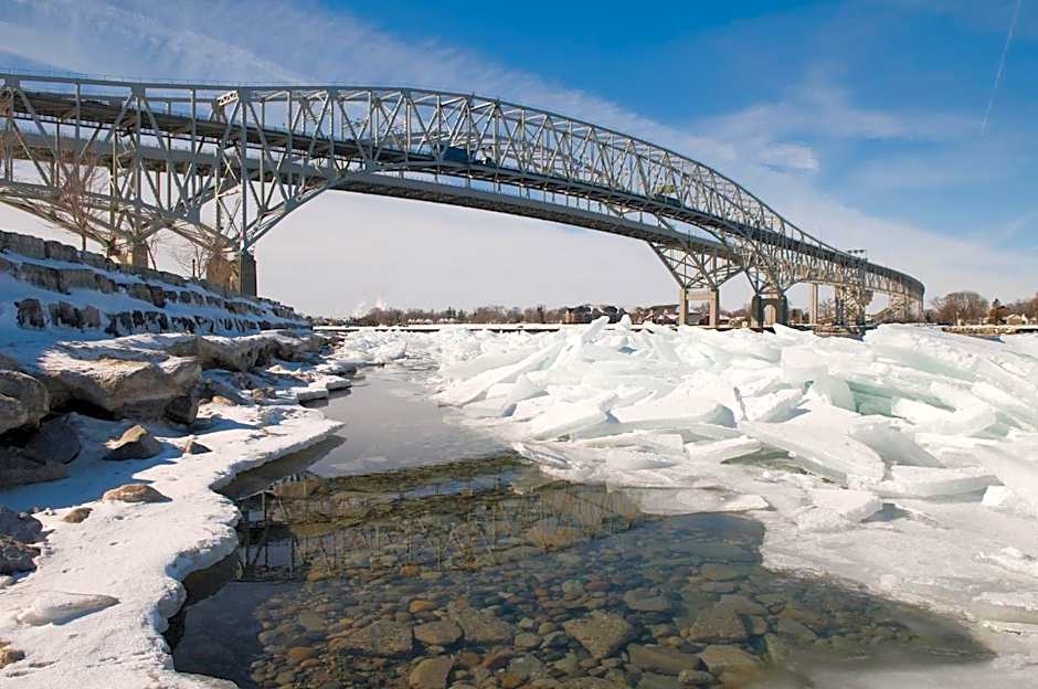 Holiday Inn Express Sarnia - Point Edward By IHG