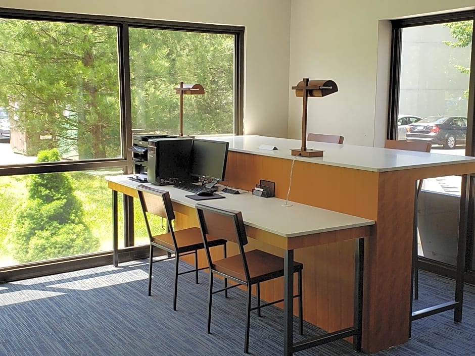 Holiday Inn Express Edgewood-I-95 Hotel