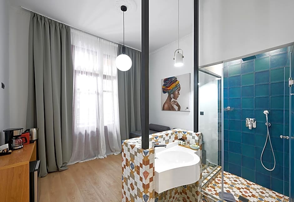 The Maroon Bottle Hotel