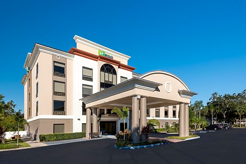 Holiday Inn Express Hotel & Suites Bartow