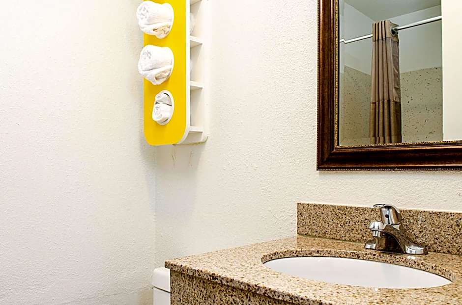 Motel 6-Modesto, CA - Downtown