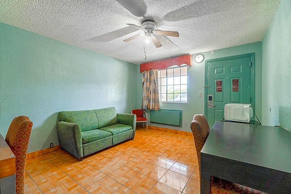 Lone Star Inn & Suites by OYO Harlingen TX