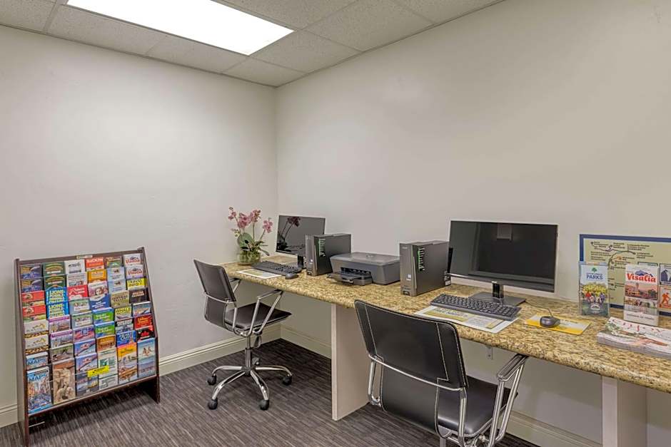 La Quinta Inn & Suites by Wyndham Visalia/Sequoia Gateway