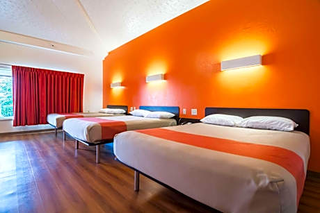Quadruple Room - Non-Smoking