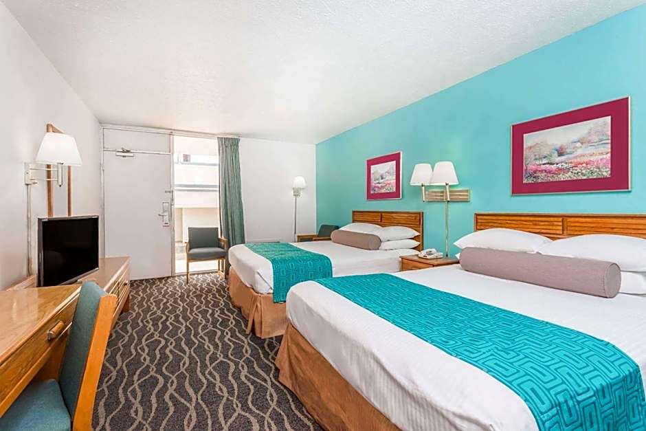 Howard Johnson by Wyndham Commerce GA