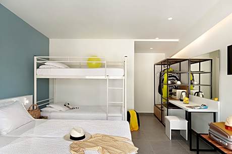 Superior Family Room Open Plan with Bunk Bed