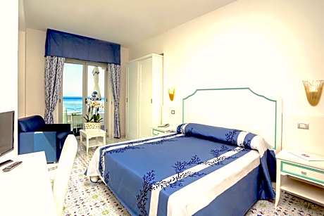 Comfort Double Room with Sea View