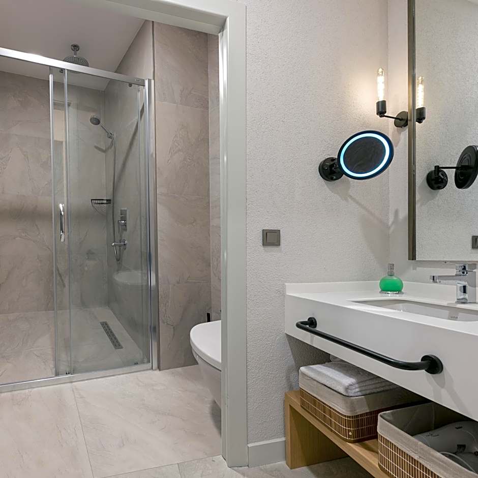 A Suite Side
