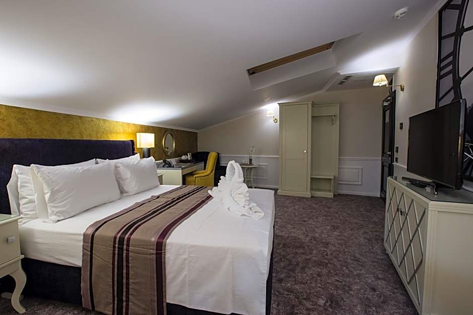 Peninsula Boutique Hotel