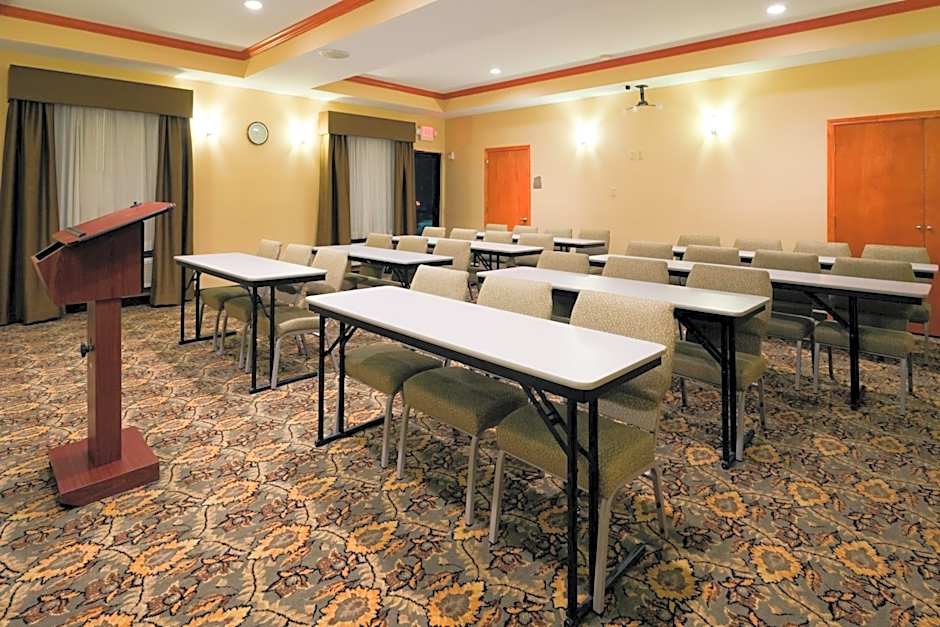 Holiday Inn Express Hotel and Suites Fairfield-North By IHG