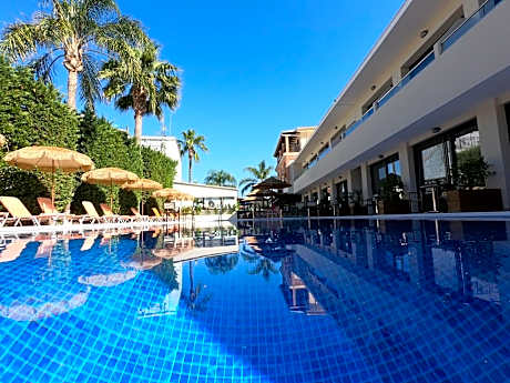 Paradise Bar Apartments