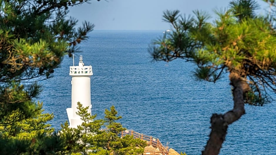 Yangyang Golden Bay Pension