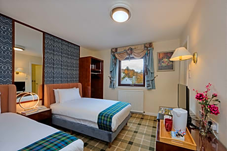 Deluxe Twin Room with Loch View - Bed & Breakfast - Non Refundable