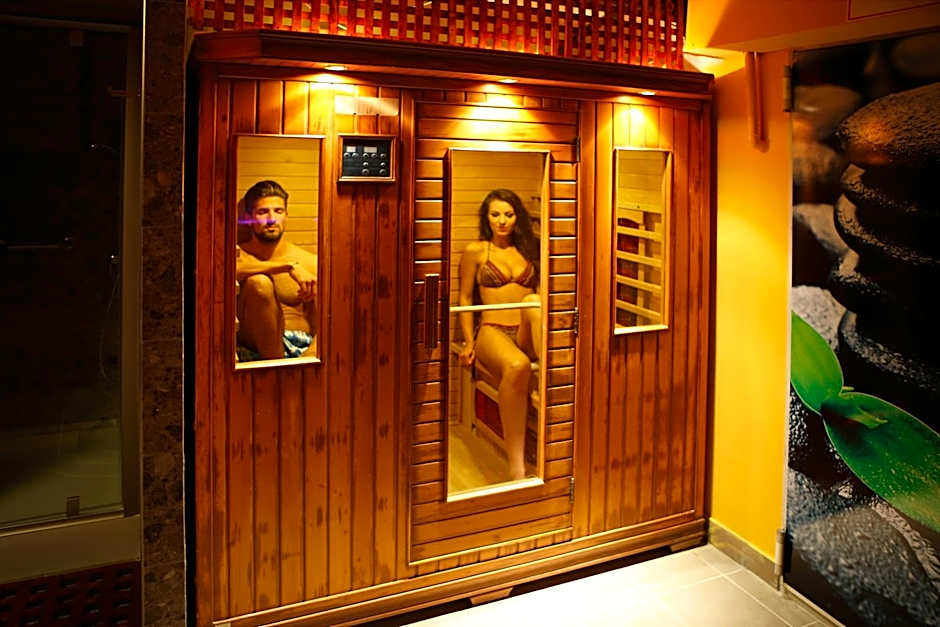 Six Inn Hotel