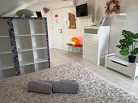 Quadruple Room with Private Bathroom