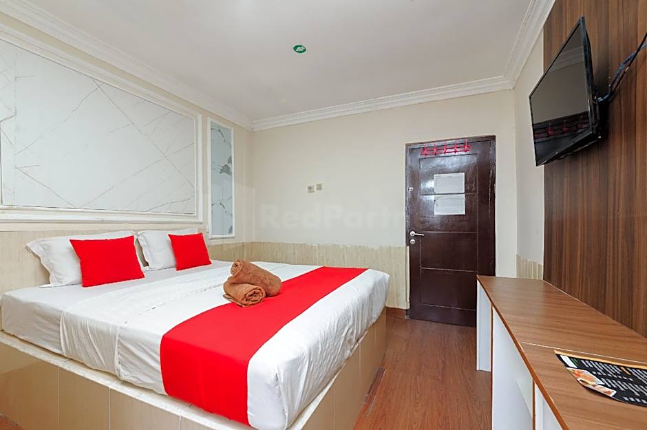 My home2 Mall Ciputra Cibubur RedPartner