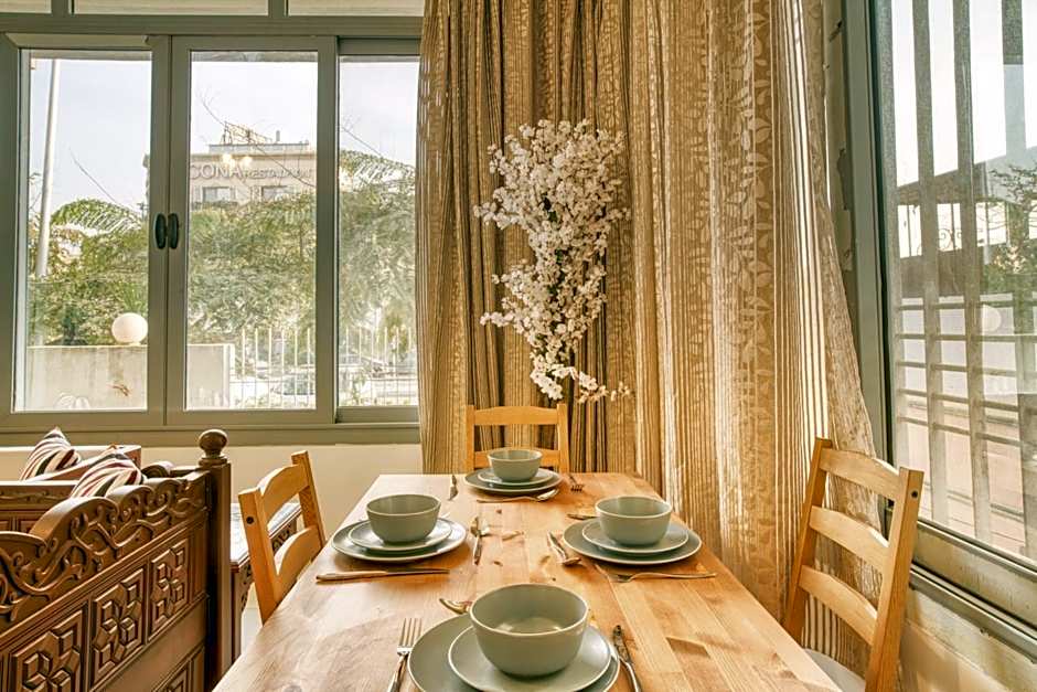 Spacious Garden Duplex near JW Marriott