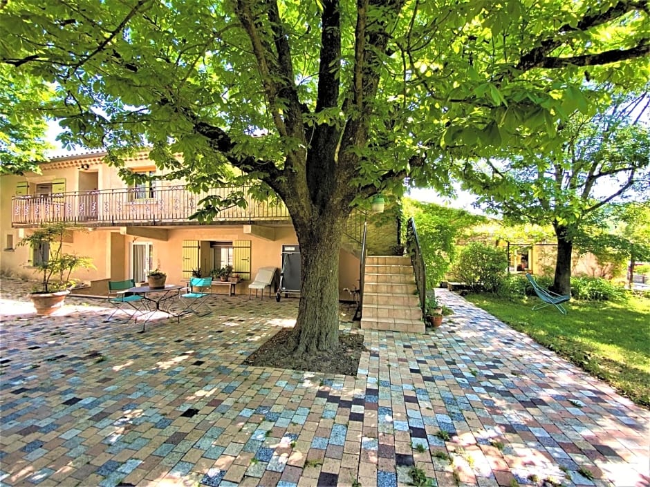 Gîte de groupe 15 à 19p, parc, salle de réception - CHAMBRES D'HOTES en semaine
