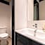 P501 Central 2Bdrm 2bath AC Rooftop