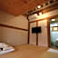 Gaeunchae Hanok Guesthouse Jeonju 2 (Korea Quality)
