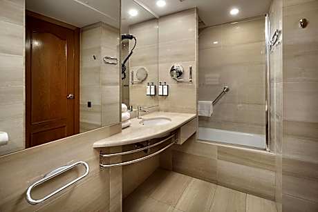 Apartment (3 people) (2 Twin Beds, 1 Double Bed and 2 Twin Sofa Beds)