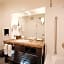 Wine & Roses Hotel Restaurant Spa Lodi