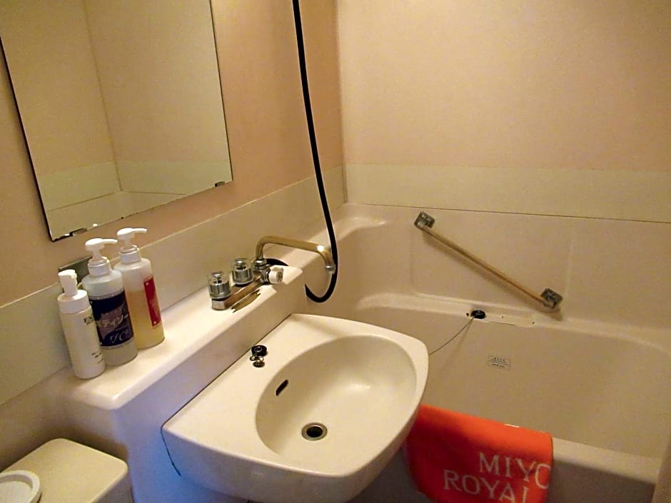 Hotel CROWN HILLS MIYOSHI